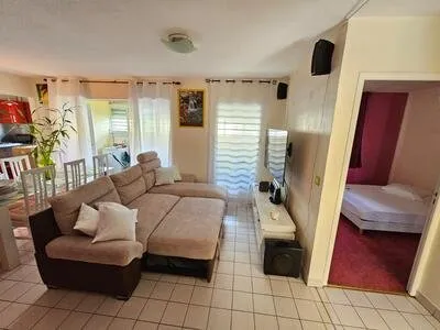 BEL APPARTEMENT T4 A BEL AIR DESROZIERE