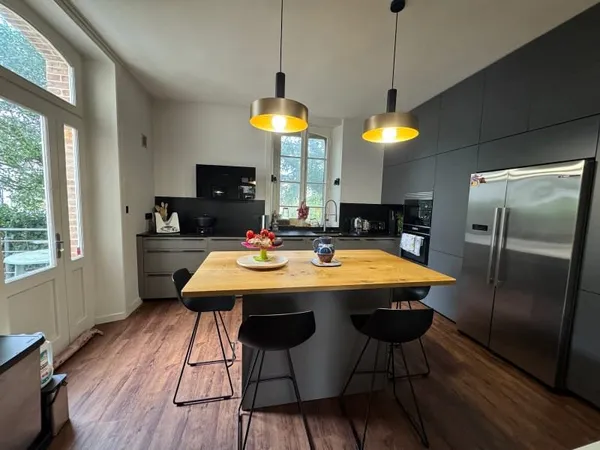 Maison 7 pièces 236 m²