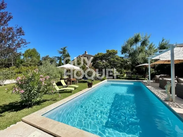 À Bédoin, au pied du Mont Ventoux : 4 habitations avec 3 gîtes, piscine et jardin arboré - Idéal pou