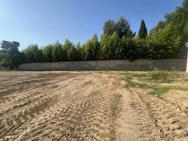 Redessan, terrain constructible viabilisé 356m²
