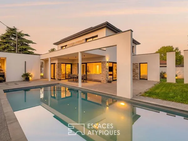 Maison contemporaine au prestation haut de gamme avec piscine