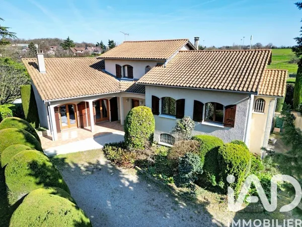 Maison 7 pièces 231 m²