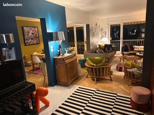 Ecully appartement traversant T4 de 123m2 avec piscine et tennis