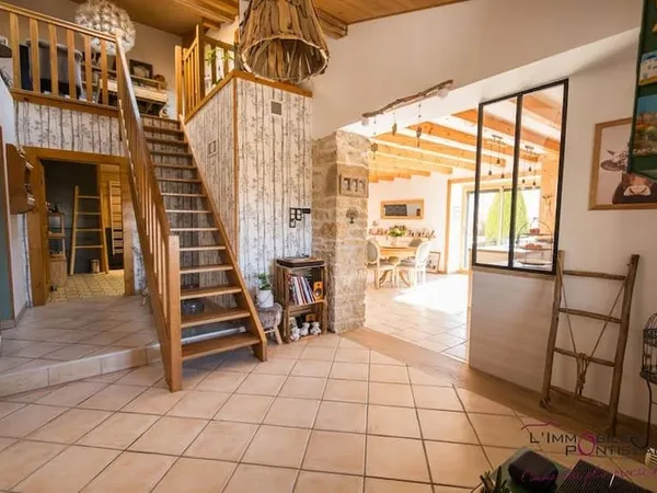 Maison 9 pièces 220 m²