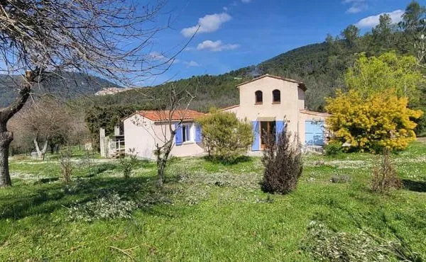 Achat : Maison Claviers (83830)