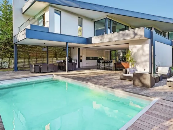 EXCLUSIVITÉ - VILLA D'ARCHITECTE AVEC PISCINE