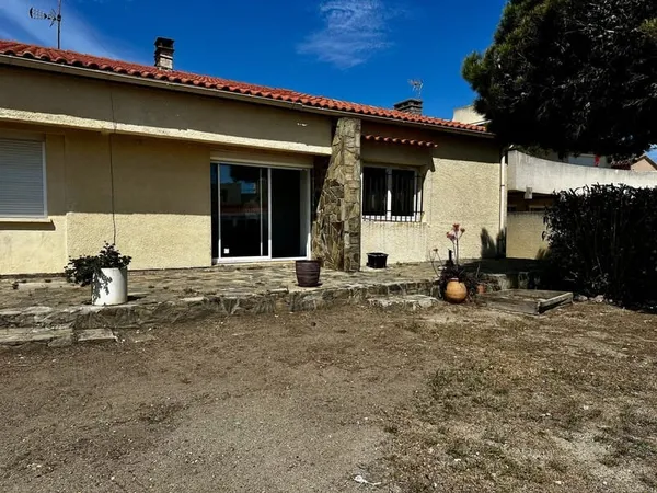 Villa 3 faces, t5 plain pied, 2em ligne mer, 66420 Le Barcar