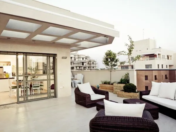 *EXCEPTIONNEL 4 pièces TERRASSE - Romainville *