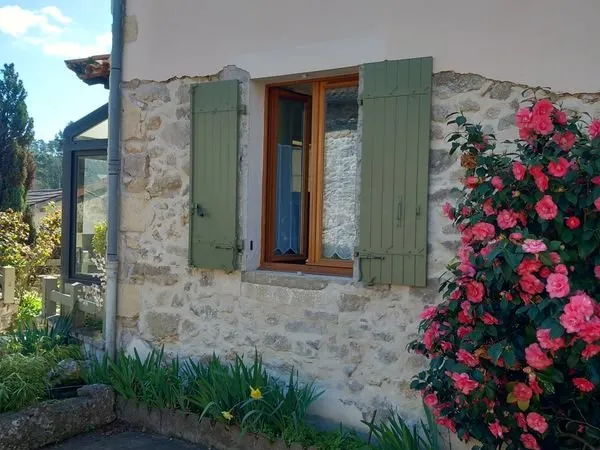 Ancien corps de ferme rénové avec étang