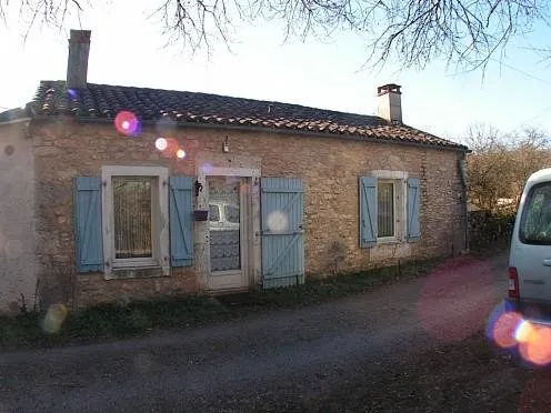 Réf: 11048*** Sect. Les Concots / Limogne en Quercy: Plain-Pied de campagne env. 75 m²