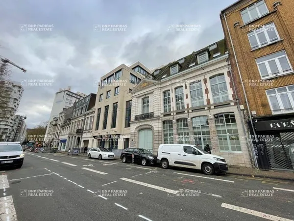 Bureaux 593 m²