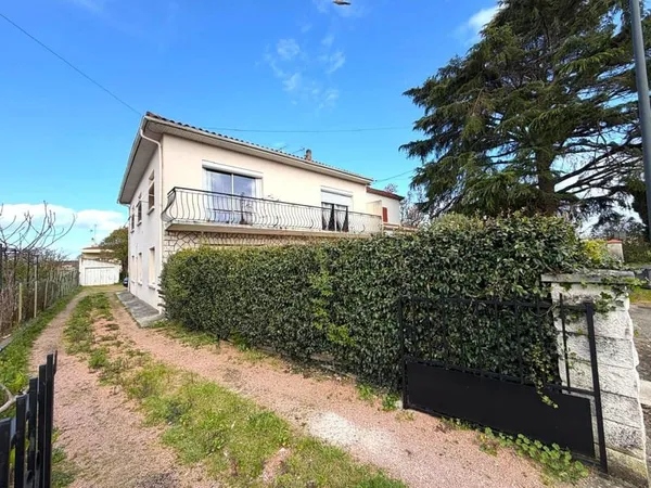 LE PASSAGE D AGEN - MAISON COMPRENANT 2 APPARTEMENTS LOUES