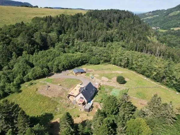 Domaine de 2 hectares avec rentabilité au mont dore Auvergne