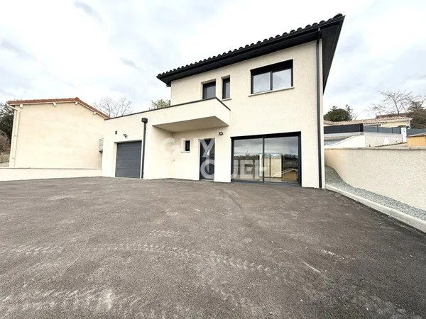 Maison moderne à Rive-de-Gier limite Saint-Martin-la-Plaine - 5 pièce(s) 117 m2