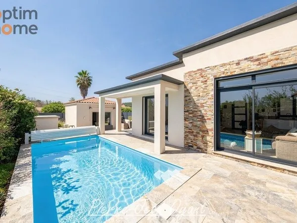 Velaux, villa contemporaine type 4/5 avec studio ,piscine et garage