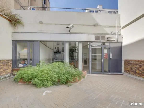 Bureaux 4 058 m²