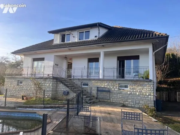 Maison 8 pièces 203 m²