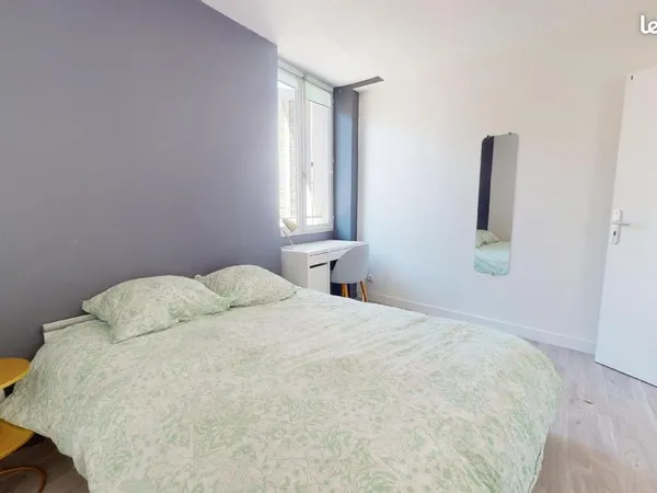 Chambre 6 pièces 95 m²