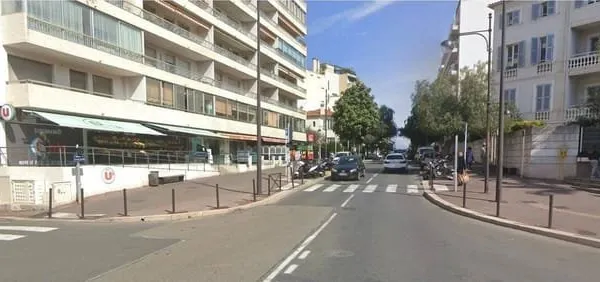 Local d'activité 100 m²