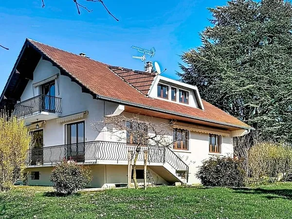Maison 184 m2 5 chambres dans un écrin de verdure de 1606 m2