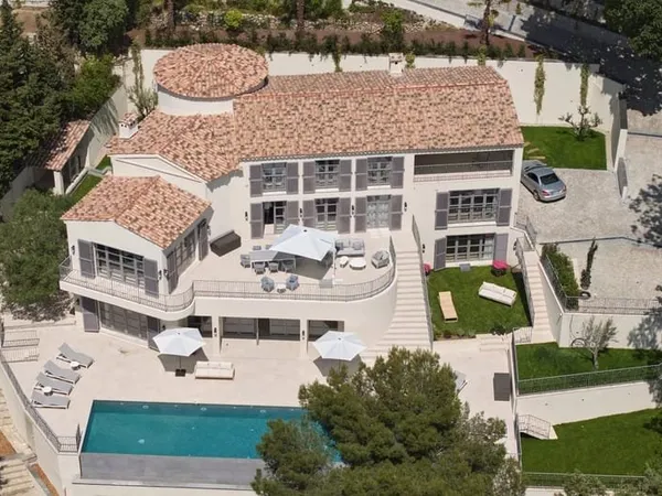 Cannes / Le Cannet - Superbe villa rénovée avec vue mer panoramique