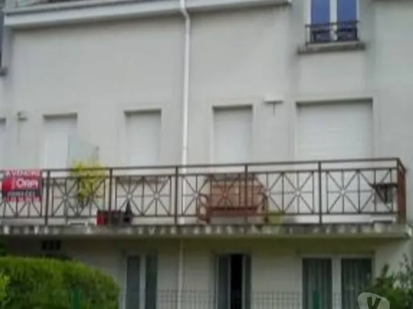 DOUBLE GARAGE dans le sens de la longueur