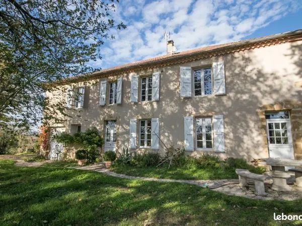 Maison 5 pièces 160 m²