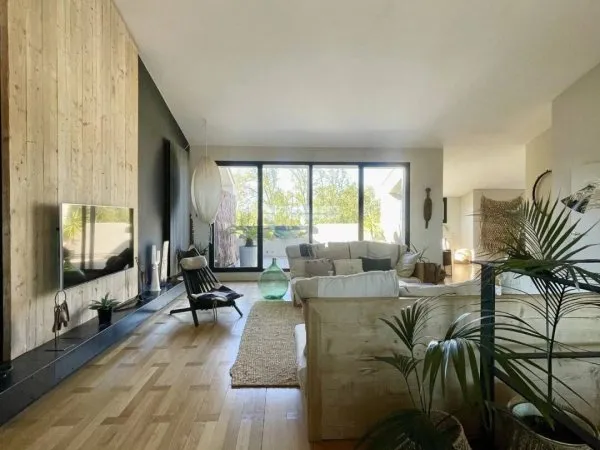 Appartement 6 pièces 226 m²