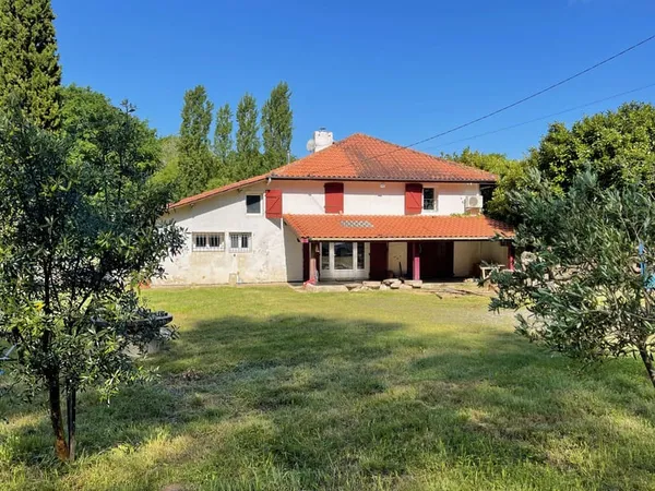 Maison en pierre 140m2 sur terrain 2525m2