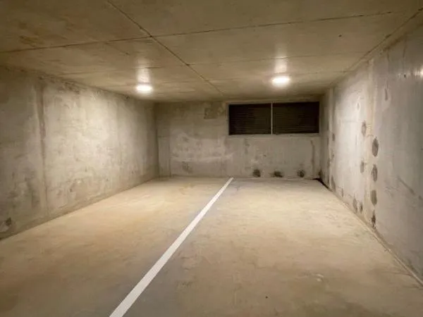 PLACE DE PARKING