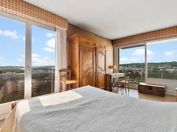 Appartement Saint Germain En Laye 5 pièces 111.42 m2