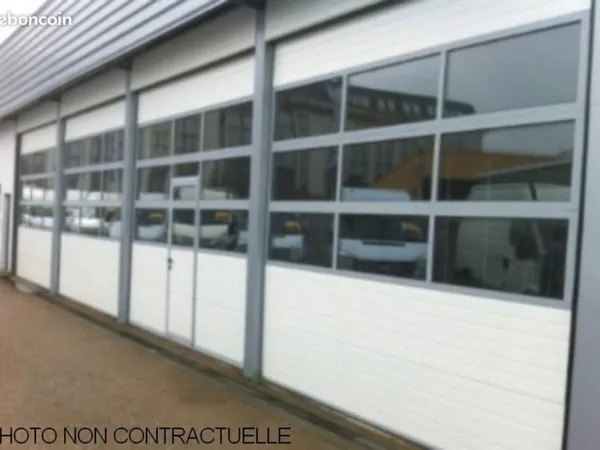 Local d'activité 700 m²