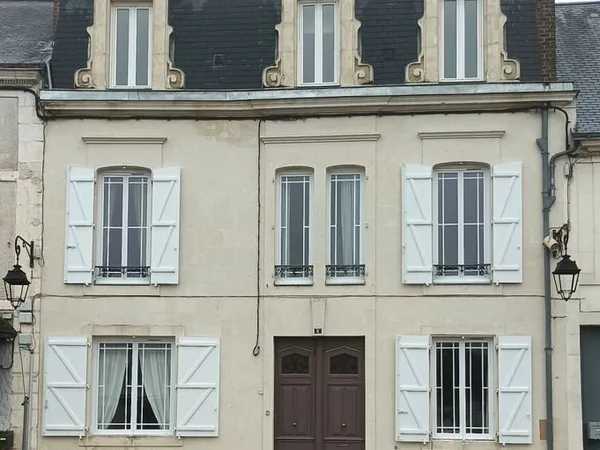 Maison de ville, à 25 mn du Mans