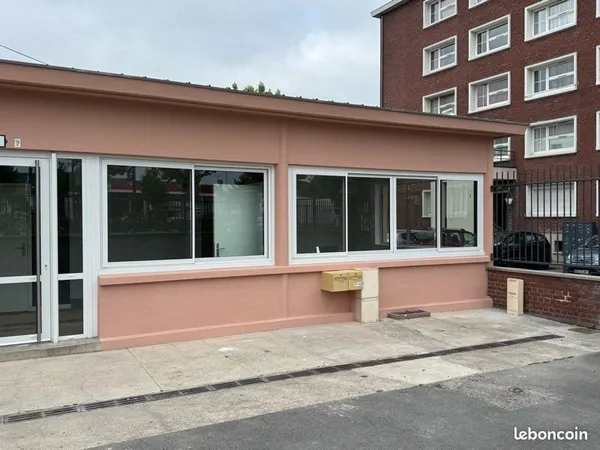 Local commercial avec visibilité ++