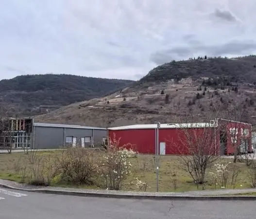 Terrain zone du lac