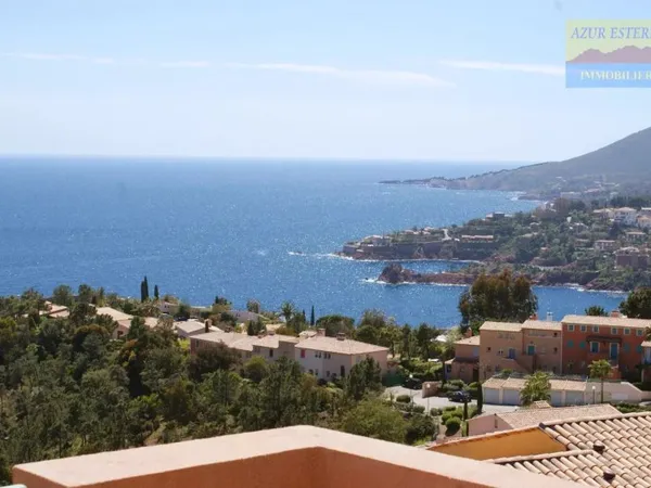 Villa jumelée d'angle avec vue mer panoramique