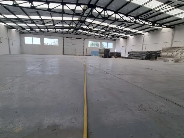 Local commercial 370 m²