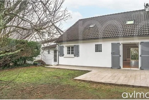Feucherolles - maison familiale avec chambre au rez-de-chaus