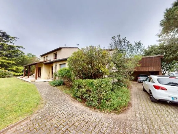 Maison À Vendre - COEUR BLAGNAC - GARAGE - CAVE - PARCELLE DE 1150M²