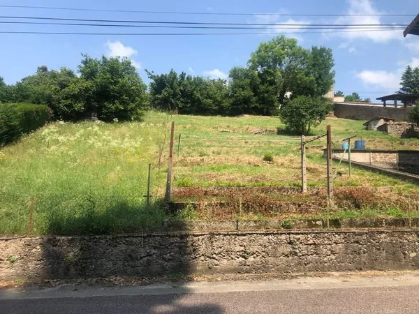Terrain 850 m²