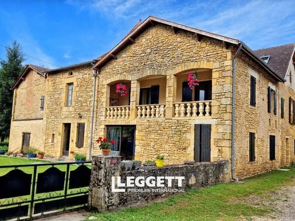 Maison 9 pièces 272 m²