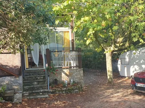 Terrain 250 m²