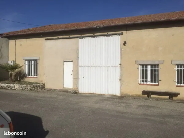 Location emplacements véhicules ou gardes meubles