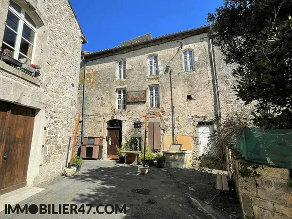 IMMEUBLE DE RAPPORT EN COEUR DE BOURG