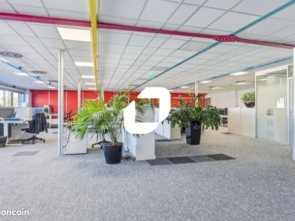 Bureau 788 m²