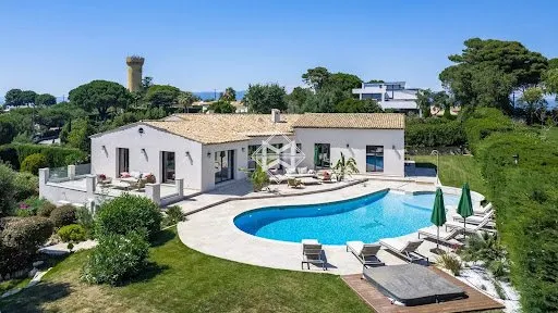 Maison 7 pièces 416 m²