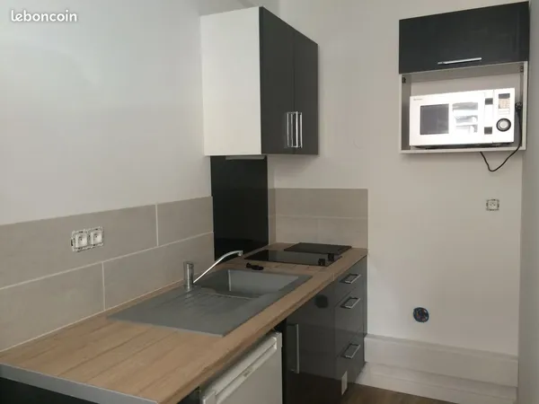 Studio meublé Bas henriville proche centre ville