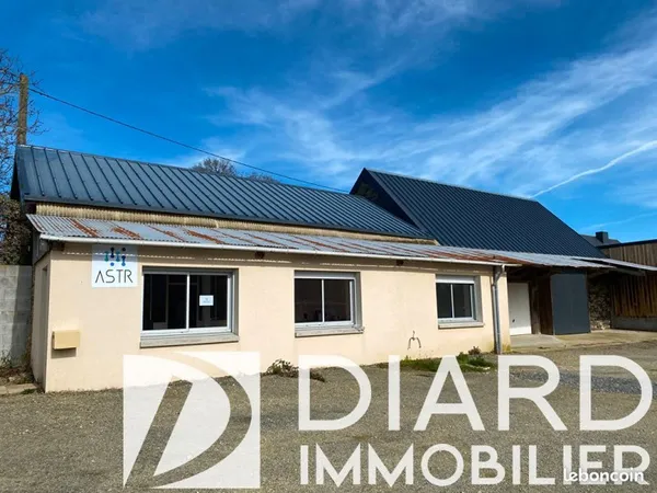 Local 100 m² VITRE