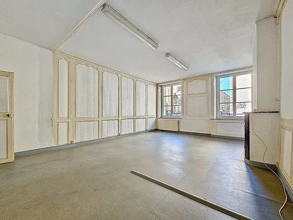 Appartement à rénover _ à côté de la place de l'alliance _ bureaux _ profession libérale