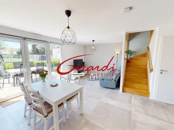 TAGOLSHEIM, MAISON JUMELEE DE 82m2, 3 CHAMBRES, UN GARAGE